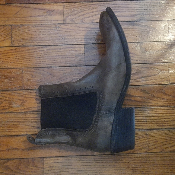Frye Carson chelsea boots - Picture 3 of 10